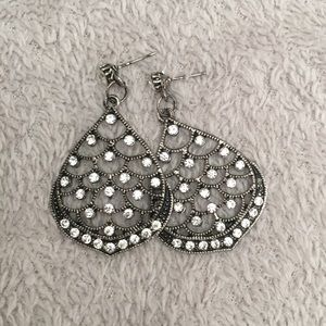 CYRSTAL EARRINGS